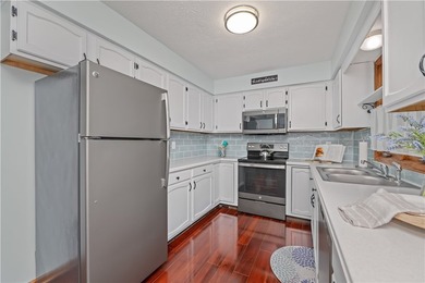 Meticulously maintained and move-in ready, this stunning - photo 16
