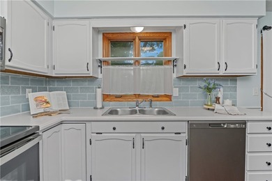 Meticulously maintained and move-in ready, this stunning - photo 18