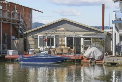 Lake Home For Sale in Scappoose, Oregon