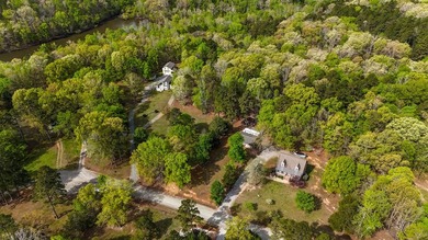 #73090-Located in the Sandie Point subdivision just minutes from - photo 3