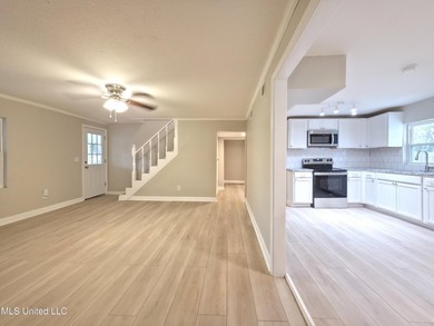 Rare Dual-Residence Gem: Two Fully Remodeled Homes on One Lot! - photo 15