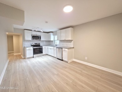 Rare Dual-Residence Gem: Two Fully Remodeled Homes on One Lot! - photo 18