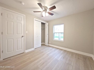 Rare Dual-Residence Gem: Two Fully Remodeled Homes on One Lot! - photo 21
