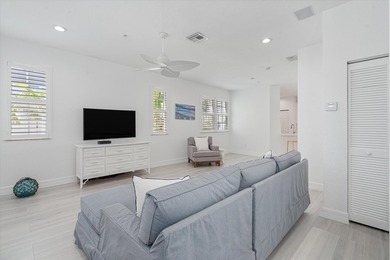 Desirable DOWNTOWN location, 2 blocks from Pineapple Grove & 3 - photo 22