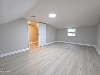 Rare Dual-Residence Gem: Two Fully Remodeled Homes on One Lot! - photo 24