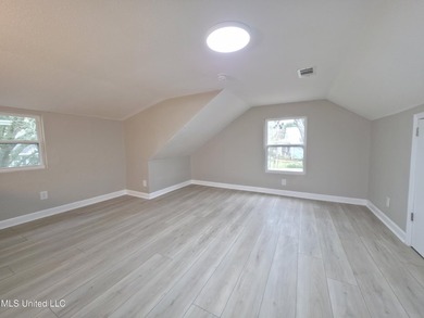 Rare Dual-Residence Gem: Two Fully Remodeled Homes on One Lot! - photo 26