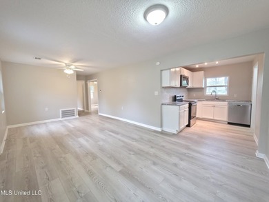 Rare Dual-Residence Gem: Two Fully Remodeled Homes on One Lot! - photo 29