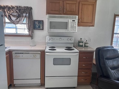 Affordable Florida Living in Encore Topics - Fully Furnished - photo 4