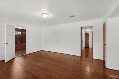 This charming home brings together the timeless appeal of - photo 4