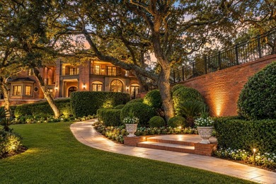 PREMIERE WATERFRONT ESTATE -- REIMAGINED FOR MODERN COASTAL - photo 5