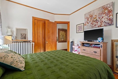 Large Shorewood duplex in a prime location near restaurants - photo 17
