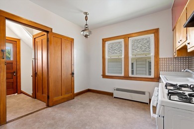 Large Shorewood duplex in a prime location near restaurants - photo 21