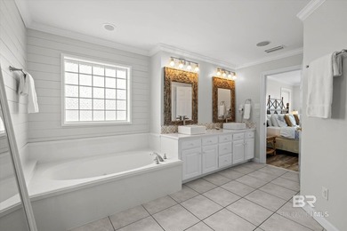 Calling all investors and dream home seekers! This exceptional - photo 33