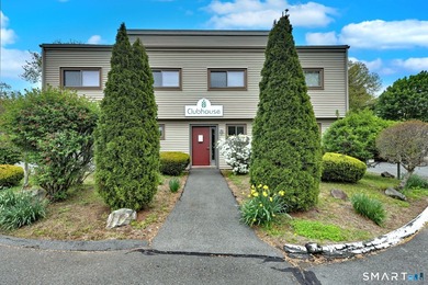 Welcome to this well maintained 2bedroom condo offering - photo 2