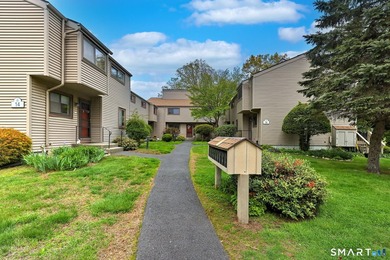 Welcome to this well maintained 2bedroom condo offering - photo 3