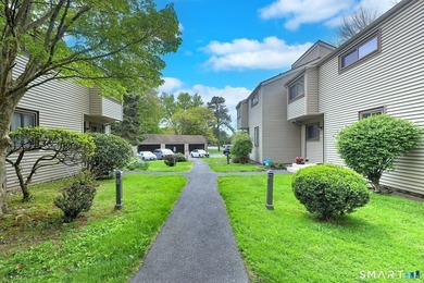 Welcome to this well maintained 2bedroom condo offering - photo 5