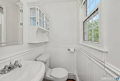 Welcome to 44 Barmore Drive West - a beautifully renovated home - photo 11