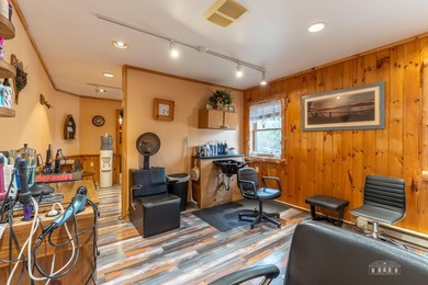 Prime commercial opportunity in a highly visible and easily - photo 11