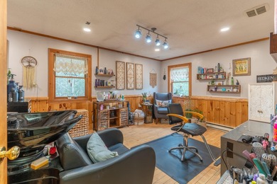 Prime commercial opportunity in a highly visible and easily - photo 13