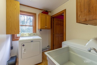 Prime commercial opportunity in a highly visible and easily - photo 14