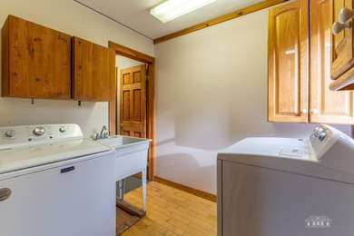 Prime commercial opportunity in a highly visible and easily - photo 15