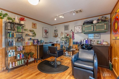 Prime commercial opportunity in a highly visible and easily - photo 19