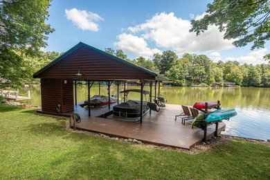 This visually stunning, premier lakefront log home on a - photo 20