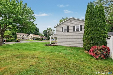 Welcome to 44 Barmore Drive West - a beautifully renovated home - photo 26