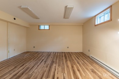 Prime commercial opportunity in a highly visible and easily - photo 33