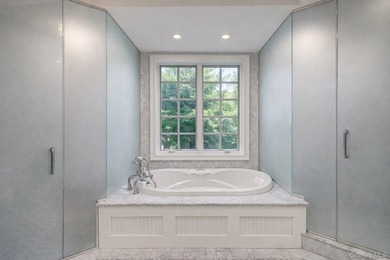 A rare opportunity to own a truly exceptional, fully detached - photo 11