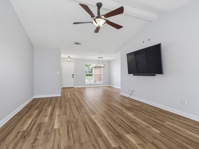 1565 Meadowbrook Ct brings together comfort, convenience, and - photo 12