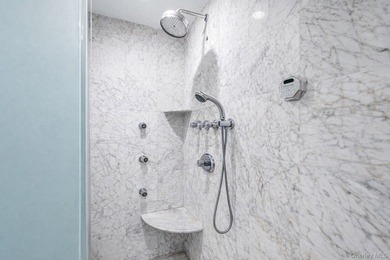 A rare opportunity to own a truly exceptional, fully detached - photo 13