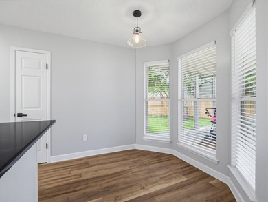 1565 Meadowbrook Ct brings together comfort, convenience, and - photo 15