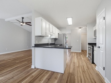 1565 Meadowbrook Ct brings together comfort, convenience, and - photo 17