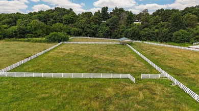 Family Compound! This one-of-a-kind property offers a rare - photo 17