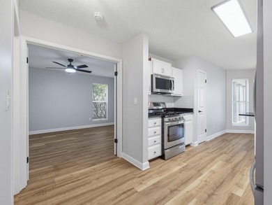 1565 Meadowbrook Ct brings together comfort, convenience, and - photo 23