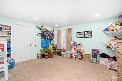 Welcome to your dream home! This beautifully updated 5-bedroom - photo 23