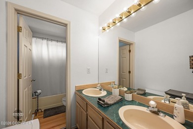 This Gorgeous 3 Bed plus office, 2.5 Bath, 2 car garage w/new - photo 26