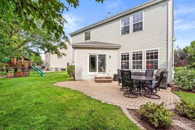 Welcome to your dream home! This beautifully updated 5-bedroom - photo 26