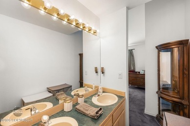 This Gorgeous 3 Bed plus office, 2.5 Bath, 2 car garage w/new - photo 28
