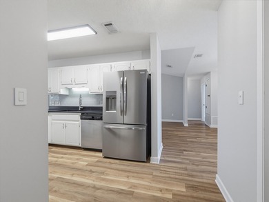 1565 Meadowbrook Ct brings together comfort, convenience, and - photo 36