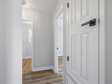 1565 Meadowbrook Ct brings together comfort, convenience, and - photo 37