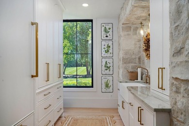 Family Compound! This one-of-a-kind property offers a rare - photo 47