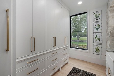 Family Compound! This one-of-a-kind property offers a rare - photo 48