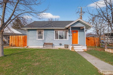 Lake Home For Sale in Clarkston, Washington