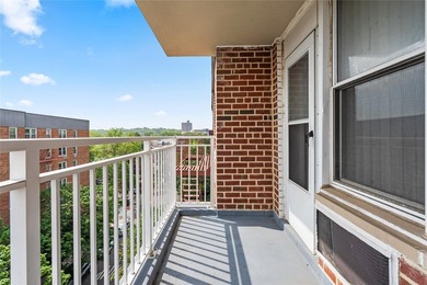 Charming One-Bedroom Oasis in Forest Hills This beautifully - photo 5