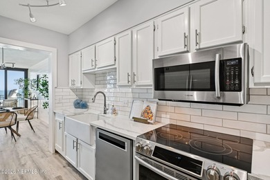 Wake up to endless ocean views in this stunning 6th-floor - photo 11
