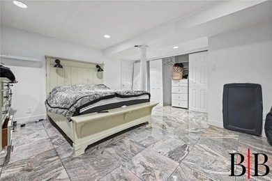 Beautifully redone 2 family house. Nothing to do but move in - photo 20