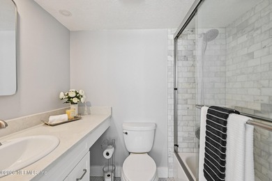 Wake up to endless ocean views in this stunning 6th-floor - photo 21
