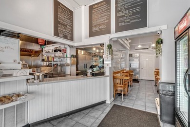 Turnkey Restaurant Business Opportunity in the Heart of York - photo 4
